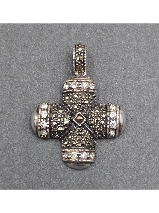 Unbranded Jewelry - Vintage Sterling Silver Maltese Cross Marcasite Quartz Enhancer Pendant 1.5"